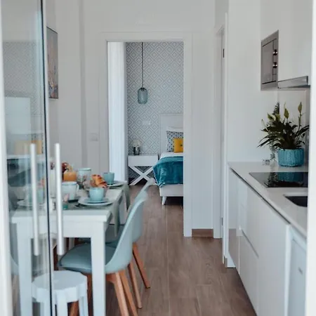 Yellow Sweet - Maria E Beatriz