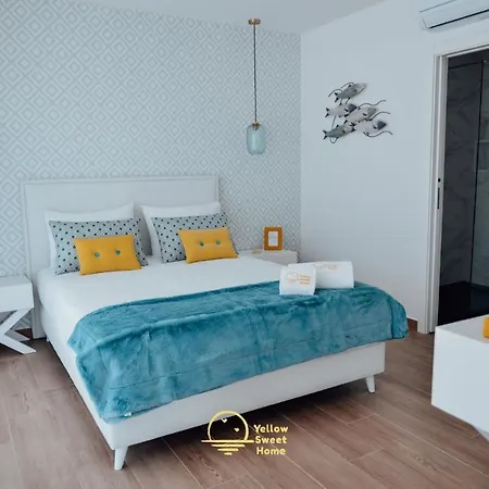 Yellow Sweet Home - Maria e Beatriz Nazaré
