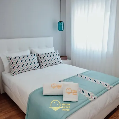 Yellow Sweet Home - Maria e Beatriz *