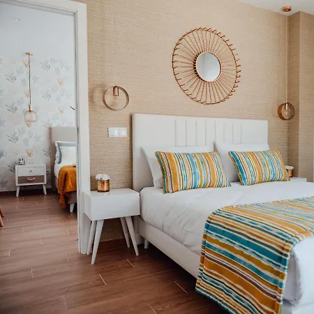 Yellow Sweet Home - Maria e Beatriz Nazaré