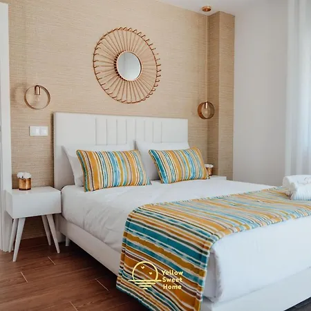 Yellow Sweet Home - Maria e Beatriz Nazaré